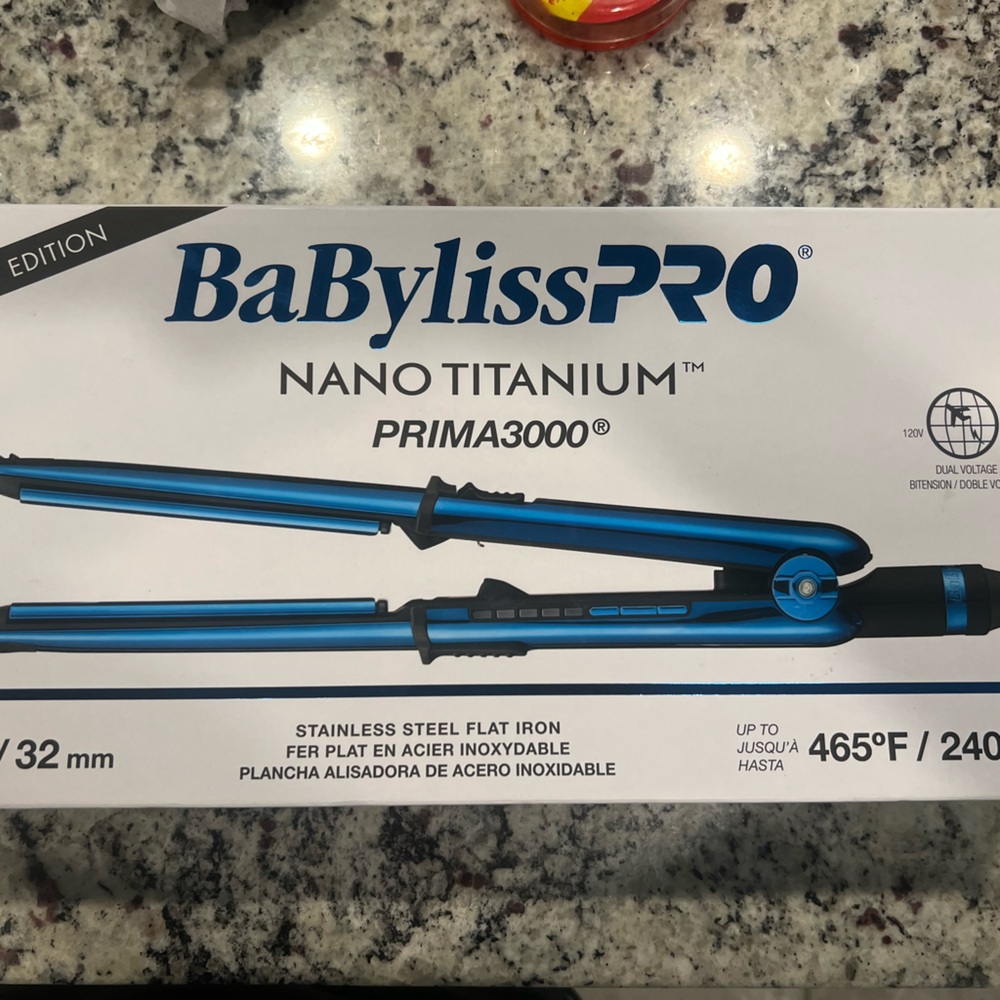 Special edition BaBylissPRO Nano Titanium Flat Iron - Blue